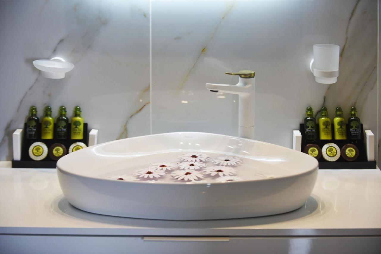 Syrene Luxury Suites 에르무폴리 외부 사진